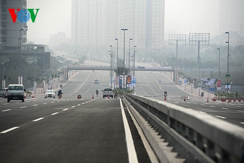 Overview of Nhat Tan Bridge and Hanoi’s most modern road - ảnh 7